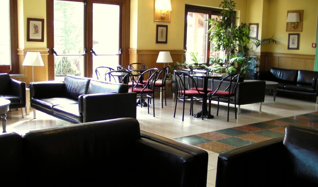 Alba Sporting Hotel Rocca di Mezzo Exterior photo