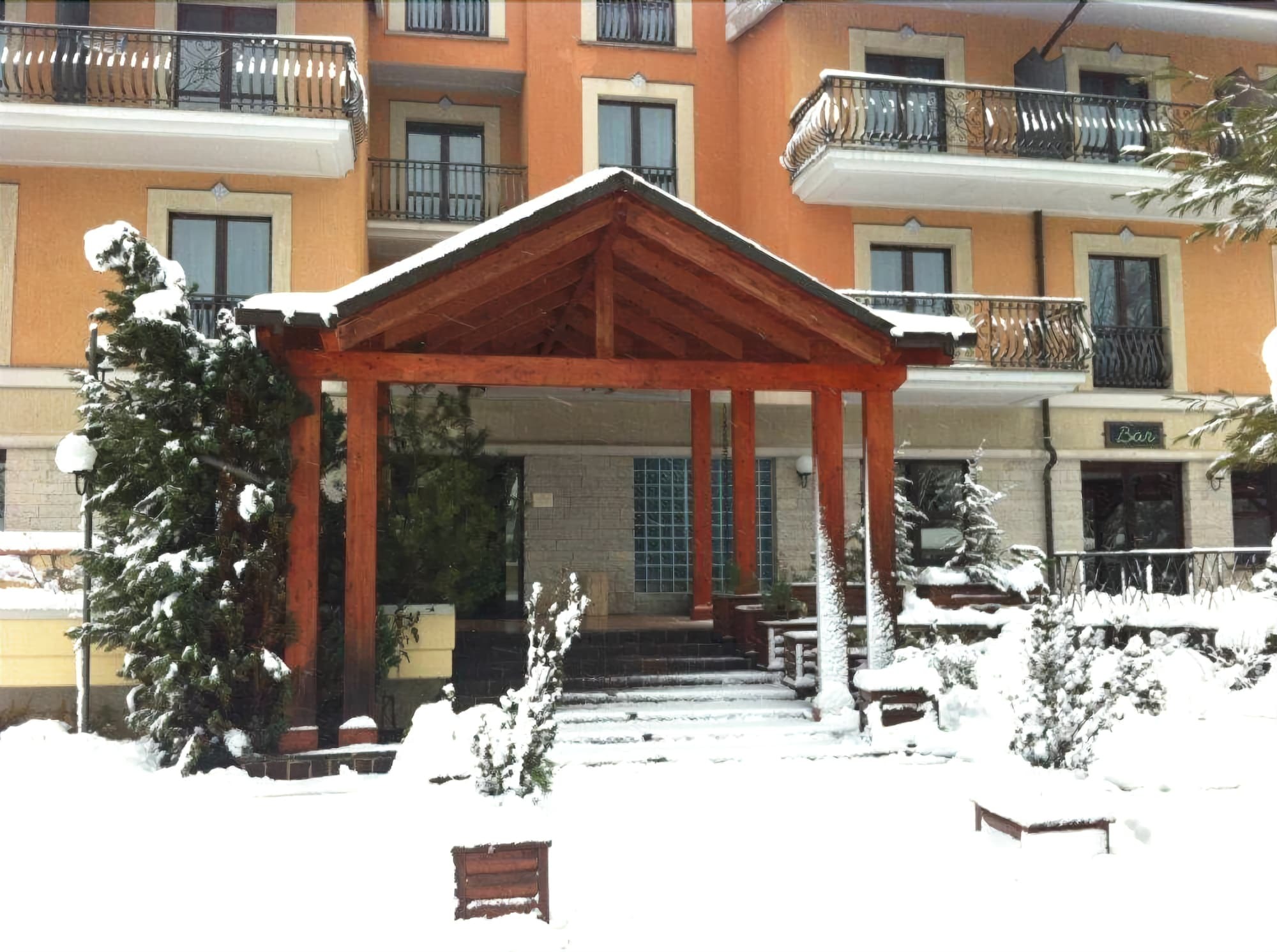 Alba Sporting Hotel Rocca di Mezzo Exterior photo